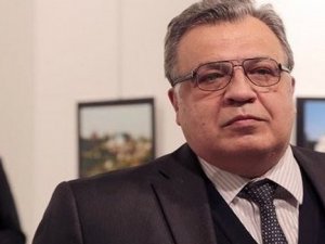 Rus büyükelçisi Karlov'a öldürüldü!