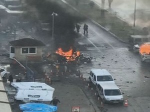 İzmir'de patlama ve akabinde çatışma!