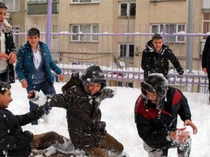 Türkiye'de bir çok ilde okullar tatil edildi!
