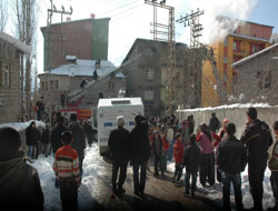 Hakkari'de korkutan yangın