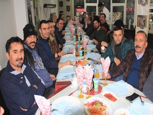 Memur-Sen’den gazetecilere yemek!