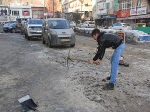 Hakkari'yi buz kesti!