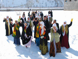 Toplu mezarı ziyaret ettiler