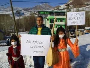 Hakkari’nin bir köyünde öpmek yasaklandı