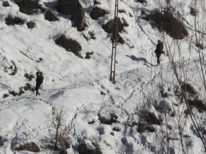 Özel harekat karlı dağlarda operasyon başlattı