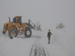 Derecik karayolu ulaşıma kapandı