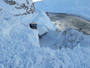 Hakkari bölgesinde 15 çığ temizlendi!