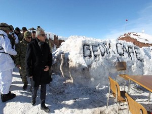 Vali Toprak, Şemdinli Gedik tepede!