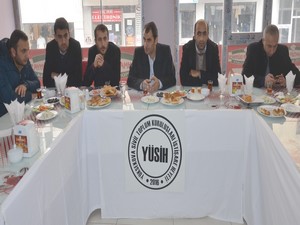 Yüksekova'nın geleceği için tartıştılar"