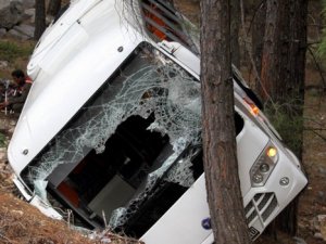 Trafik kazası: 2 ölü 9 yaralı!