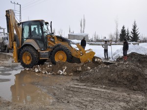 Yüksekova'da su arızaları giderildi!