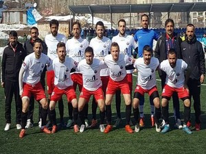 Yüksekova Belediyespor şampiyonluğa ilerliyor