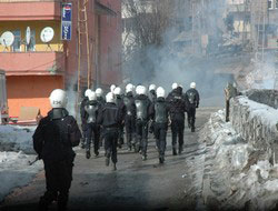 KCK Asayiş yol Kapattı