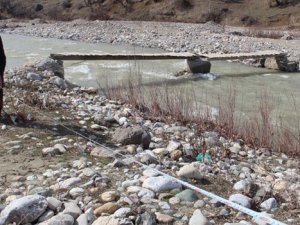 Sason köprüsü geçit vermiyor!