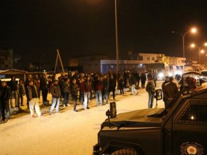Tehlikeli gerginlik: 3 yaralı!
