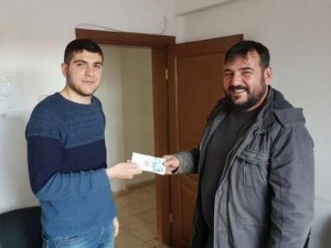 Bulduğu 10 bin lirayı polise teslim etti!