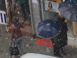 Hakkari’de Mart ayında kar sürprizi!