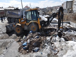 Yüksekova'da bahar temizliği sürüyor!