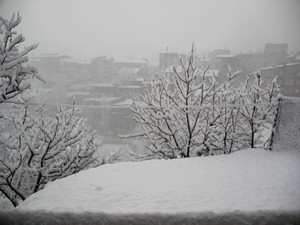 Hakkari'de 7 köy, 15 mezra yolu ulaşıma kapandı!
