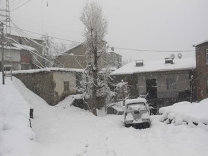 Hakkari'de 42 köy, 117 mezra yolu ulaşıma kapandı