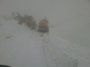 2600 rakımda karla mücadele çalışması!