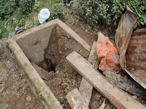 Kış uykusundan uyanıp mezarlara dadandılar