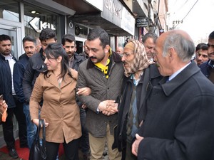 Yüksekova'da CHP'li Erdem'e yoğun ilgi!