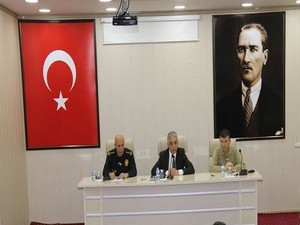 Hakkari'de muhtarlar toplantısı düzenlendi!