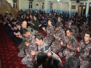 Hakkari’de şehitler için mevlit okutuldu!