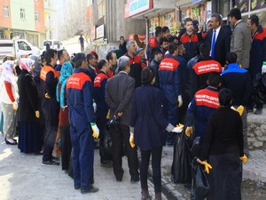 Hakkari’de ilk defa kapsamlı temizlik çalışması başlatıldı!