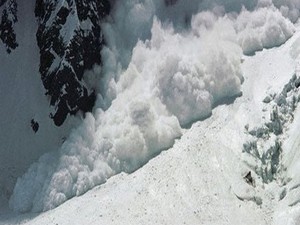 Sümbal dağında inen çığ görüntülendi!