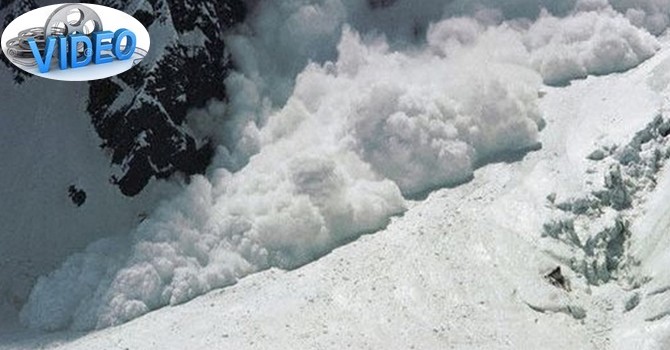 Ağaçdibi köyünde inen çığ görüntülendi