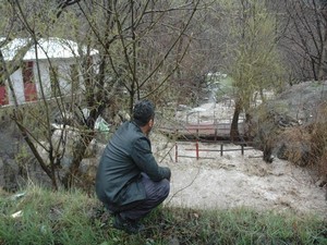 Zap suyu birçok köprüyü yerinden söktü"