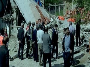 Garaj inşaatı çöktü: 3 ölü!