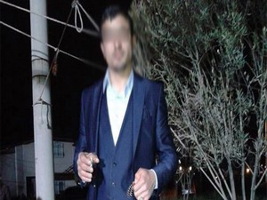 Oyunun fotoğrafını çekip polise kafa attı