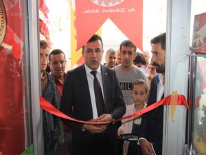 Hacıalioğlu 589. çiğ köfte şubesini Hakkari’de açtı!