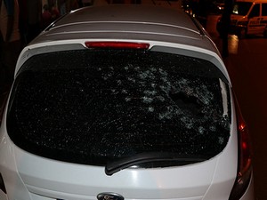 Sokak ortasında silahlar konuştu