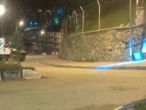 Hakkari’de şüpheli TV fünye ile patlatıldı!
