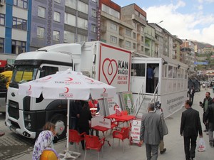 Hakkari'liler kan bağışına yoğun ilgi gösterdi!