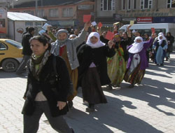 BDP'li tutuklu kadınlara kart
