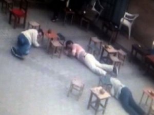 Silahlı kavga kameraya yansıdı!