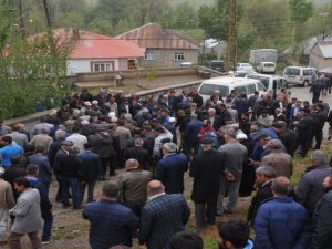 Yüksekova'da yıldırım düşmesi can aldı!