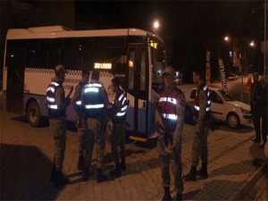 Özel halk otobüsüne silahlı saldırı