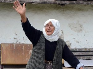 Hasibe nine 50 yıl sonra elektriğe kavuşuyor!