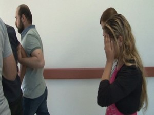 Kocasını çekiçle öldürüp, sevgilisiyle yakmış