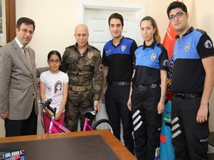 Hakkari Müdürü Dilberoğlu’dan örnek davranış!