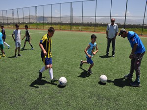 Yüksekova belediyespor yaz okulu açtı!