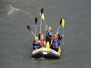 Hakkarili Dağcılar Zap’ta rafting yaptı!