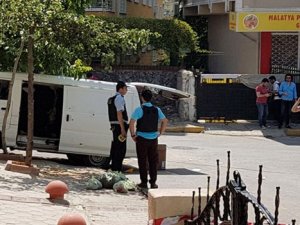 Soyguncular polisle çatıştı: 4 yaralı!