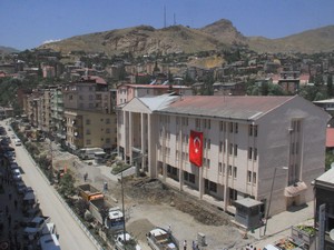 Hakkari yolları yeniden inşa ediliyor!